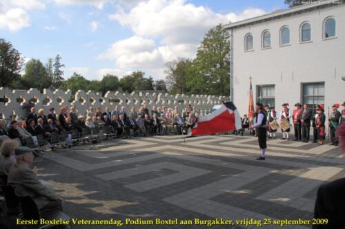 0004 VR 250909 PODIUM BOXTEL 1E LOCALE VETERANENDAG RvN RO B RESIZED